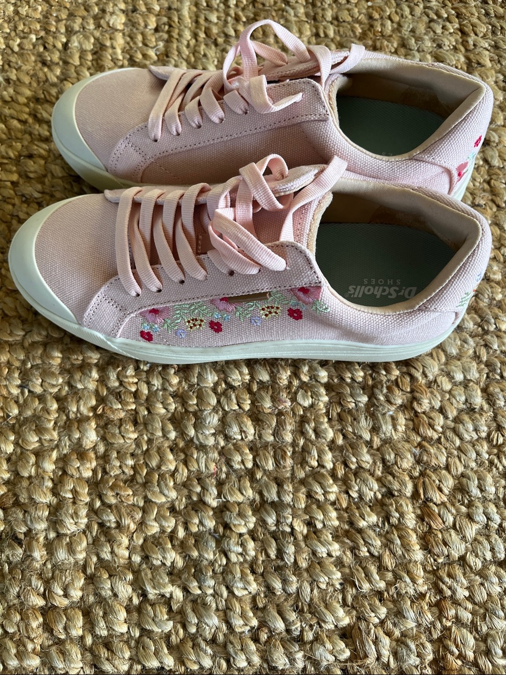 Dr. Scholl's Women’s Pink Floral Platform Sneakers
NWOT
8.5 - Picture 6 of 8